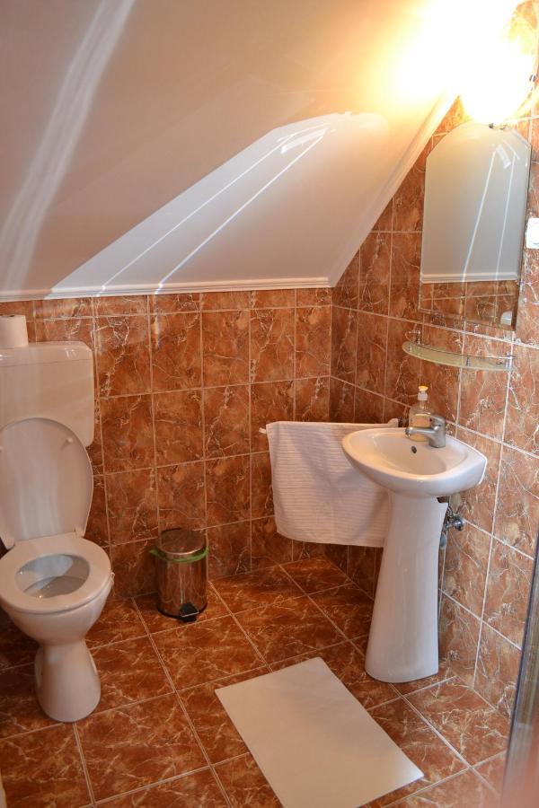 Margareta Vendeghaz Hotel Lupeni  Buitenkant foto