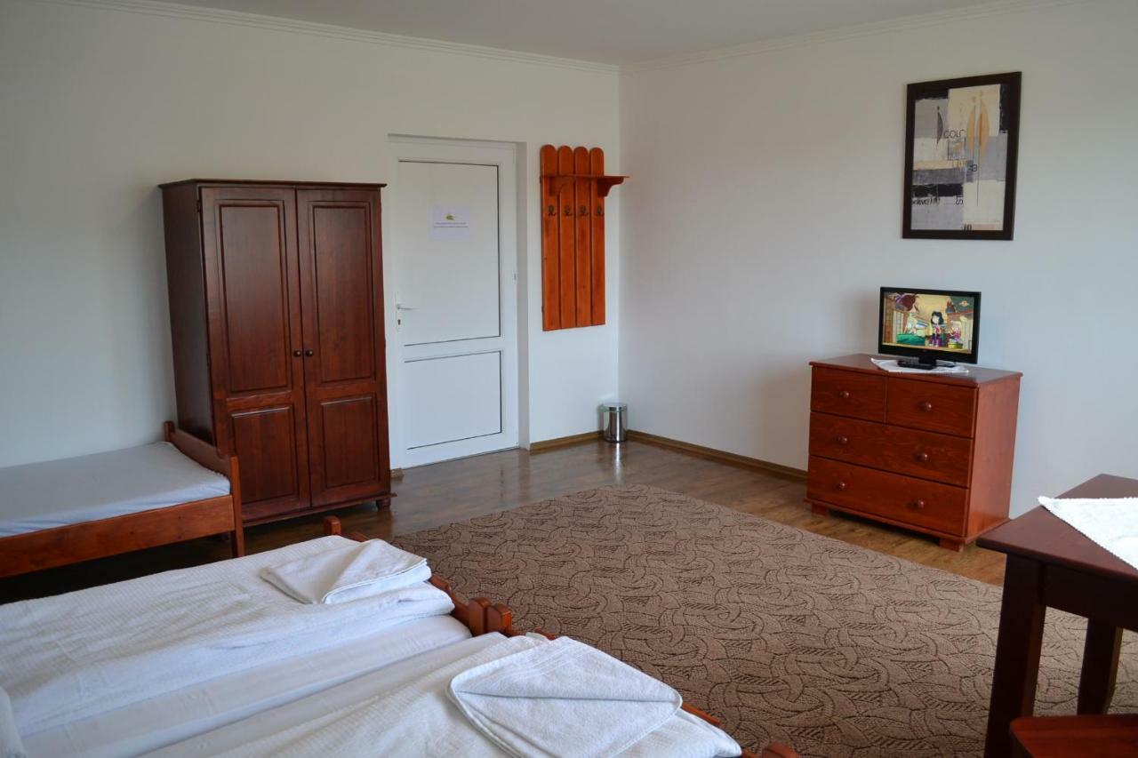 Margareta Vendeghaz Hotel Lupeni  Buitenkant foto