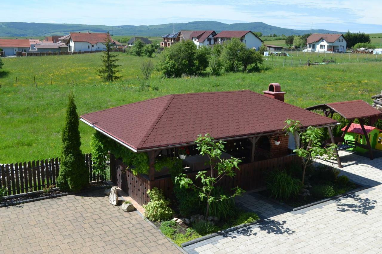 Margareta Vendeghaz Hotel Lupeni  Buitenkant foto